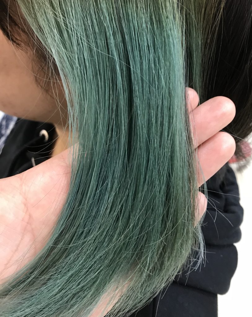 なぜ 日本人の髪は 青く するのが難しいのか 純粋なブルーにするにはどうしたらいいのか